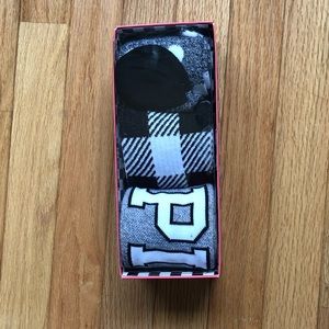 NEW VS pink 3pk knee highs